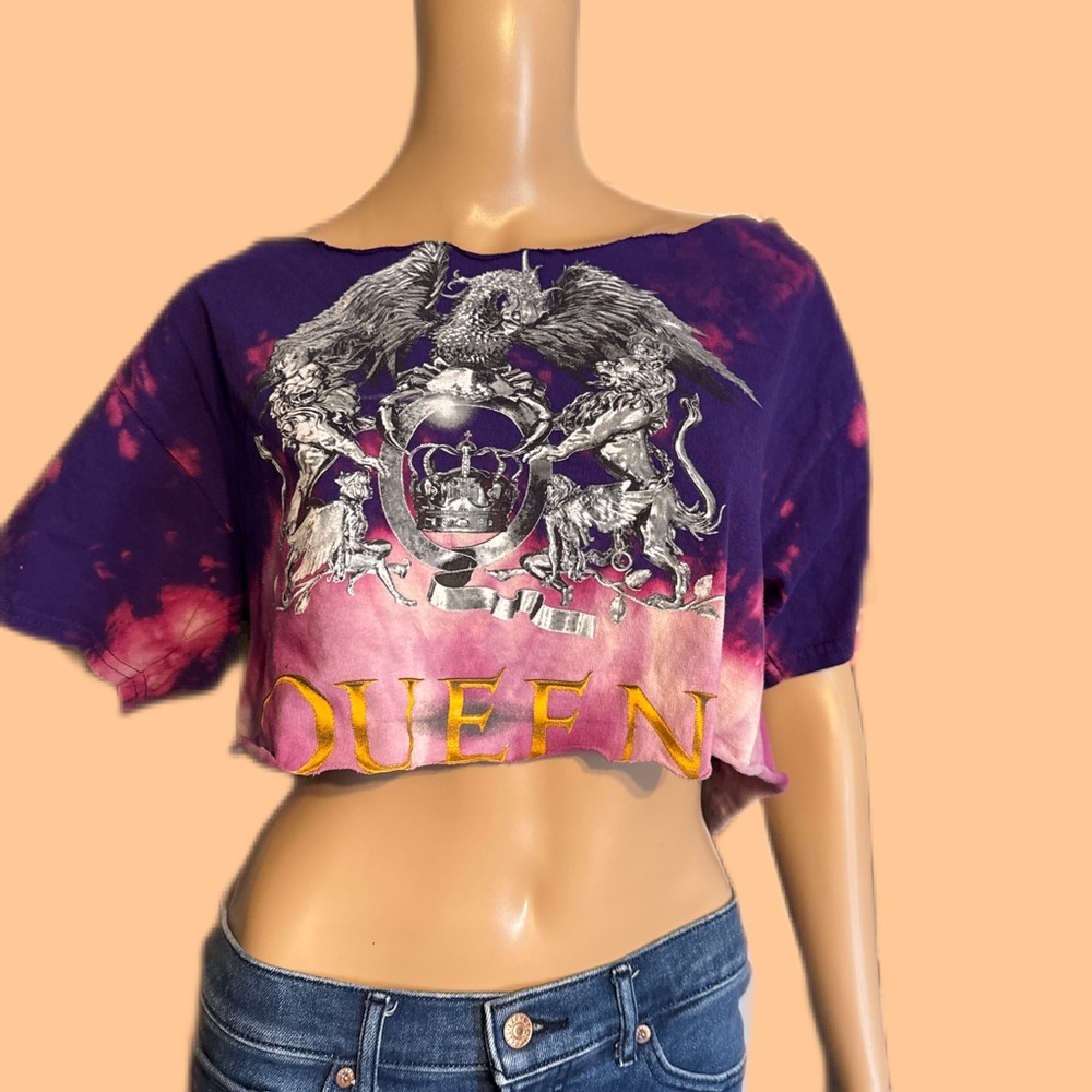 Queen (band) Rhapsody tour 2019 crop top. - Picture 1 of 4